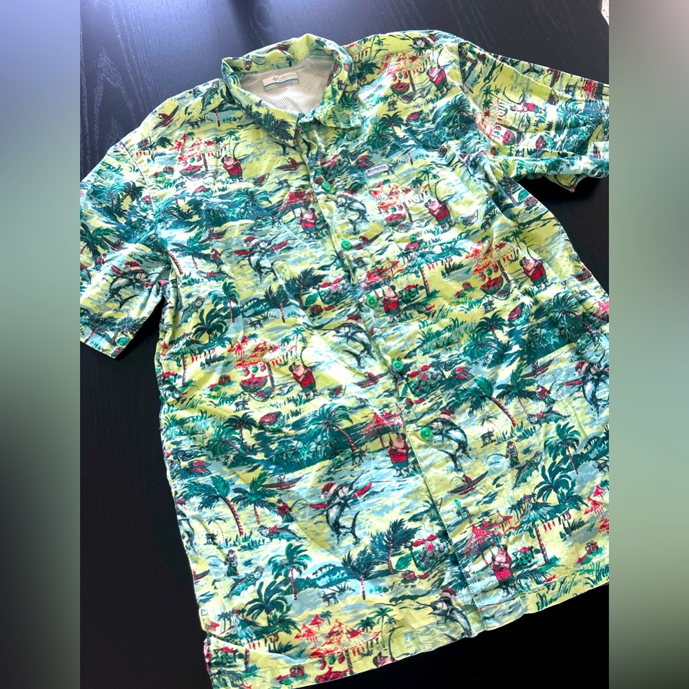 Men’s Columbia Santa Fishing shirt